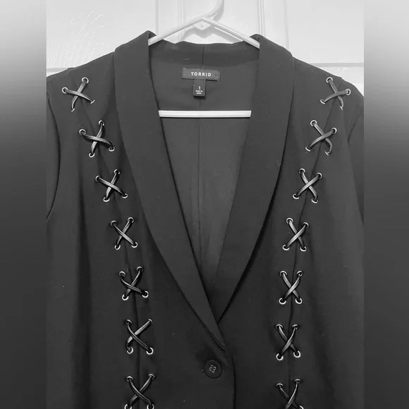 Torrid Lace Up Relaxed Fit Stretch Blazer - Picture 2 of 8